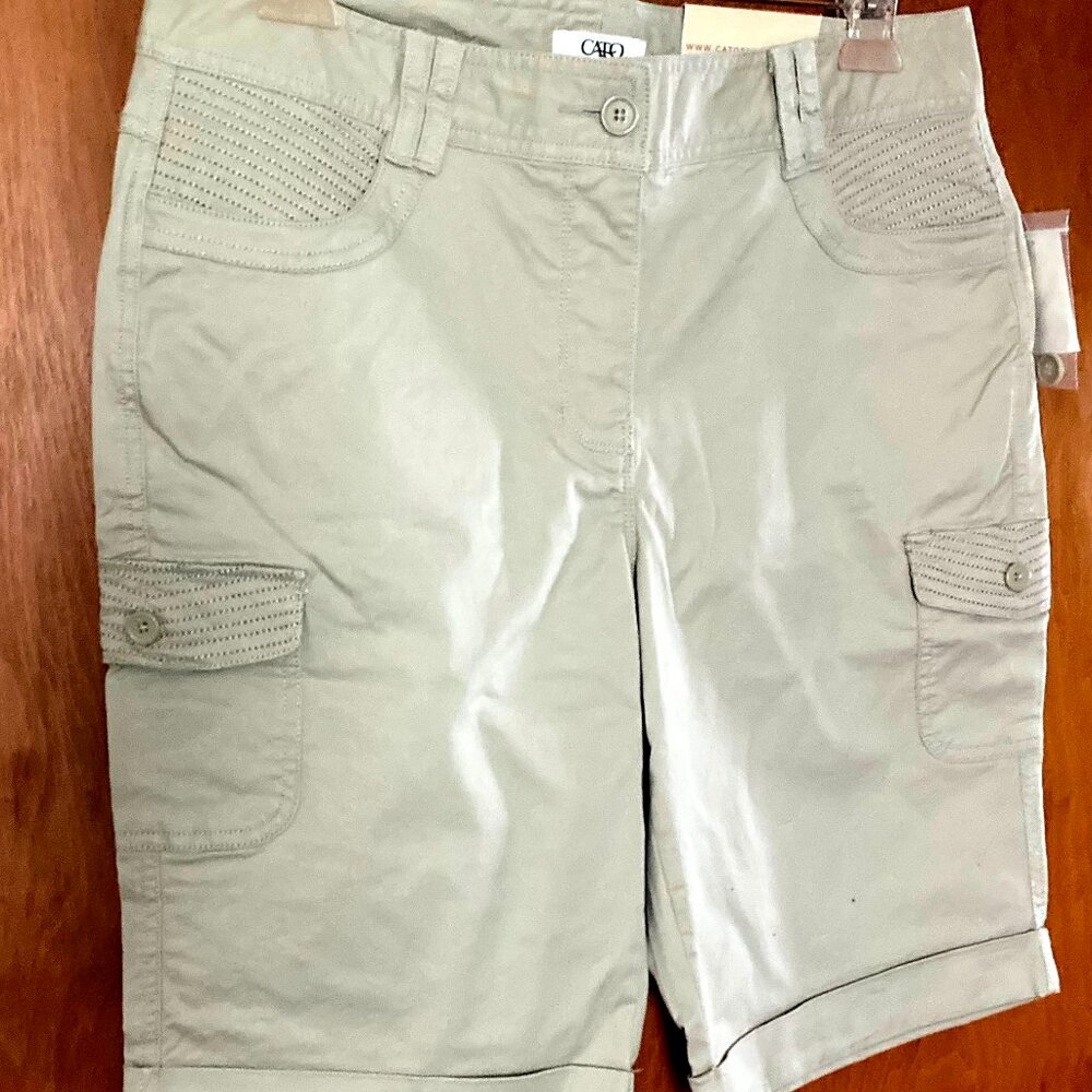 New CATO Woman Beige Shorts with Tag Size 10